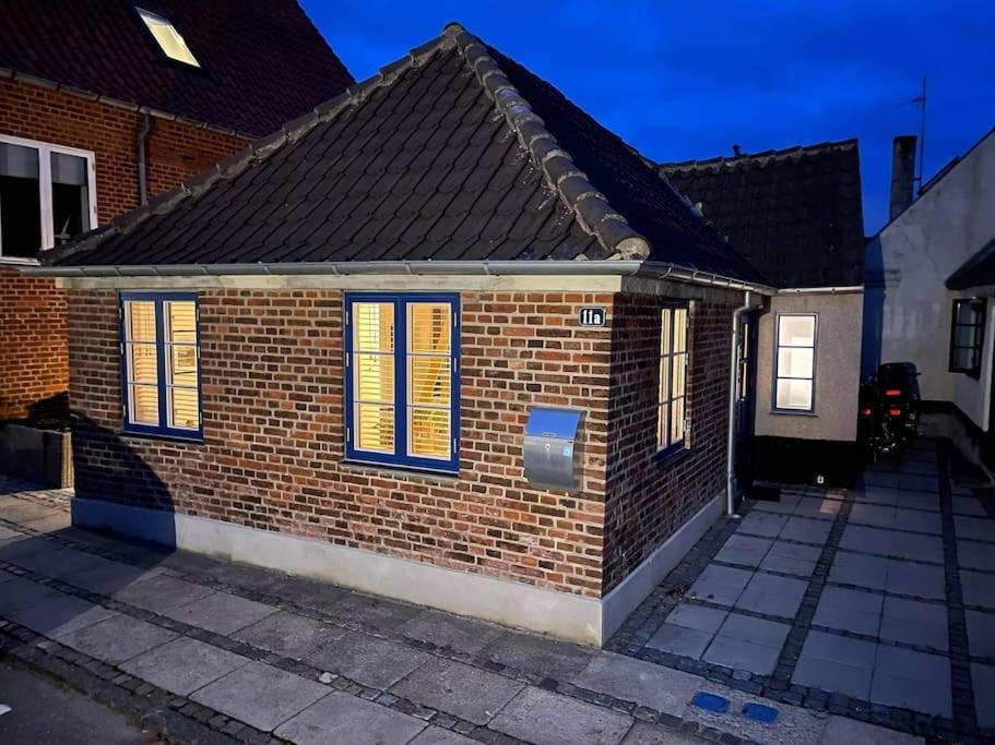 Hyggeligt Lille Byhus Lige Mellem Havnen Og Bytorv Ringkøbing Dış mekan fotoğraf