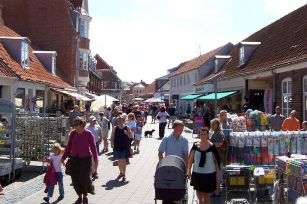 Hyggeligt Lille Byhus Lige Mellem Havnen Og Bytorv Ringkøbing Dış mekan fotoğraf